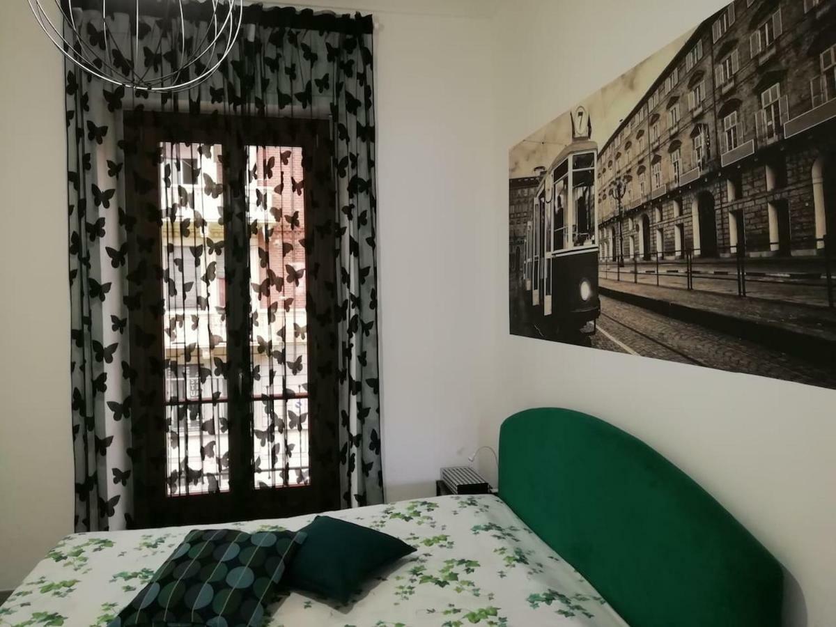 トリノCasa Bumbunin, Vicino Al Centro E Al Politecnicoアパートメント エクステリア 写真